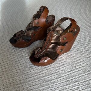 Vintage Cynthia Vincent platforms size 8 - super cool 2000s shoes!